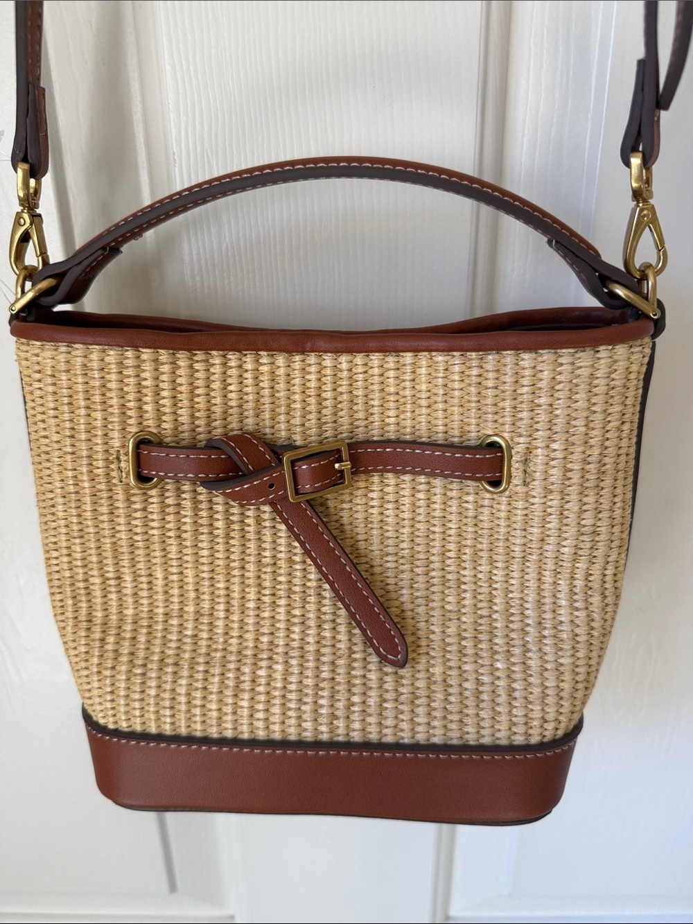 MNG VEGAN WOVEN STRAW CROSSBODY BAG/VEGAN LEATHER TRIM